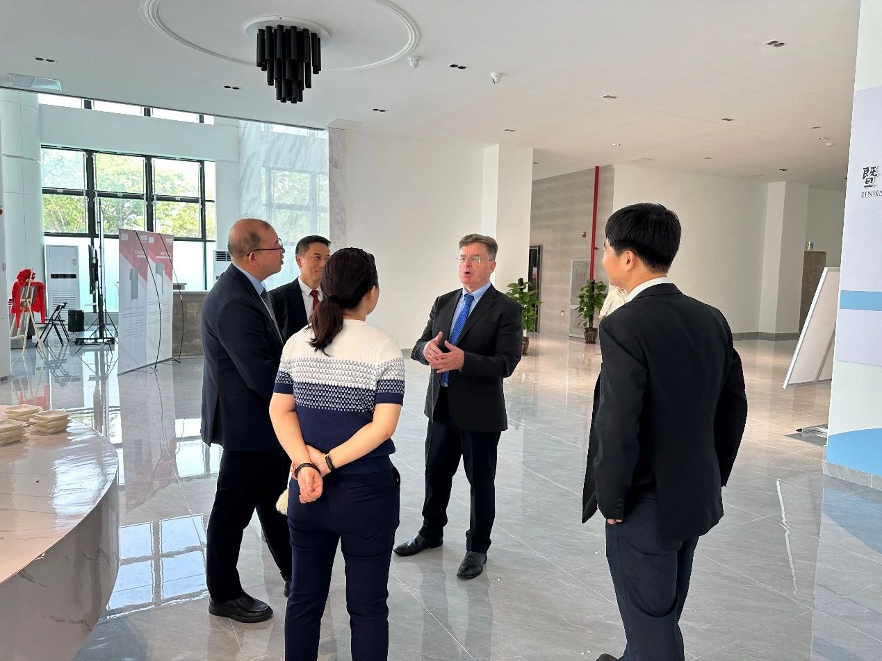 1744075126901957.jpg 9.jpg